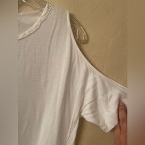 Paige Cold Shoulder White Tee Women’s Size Medium